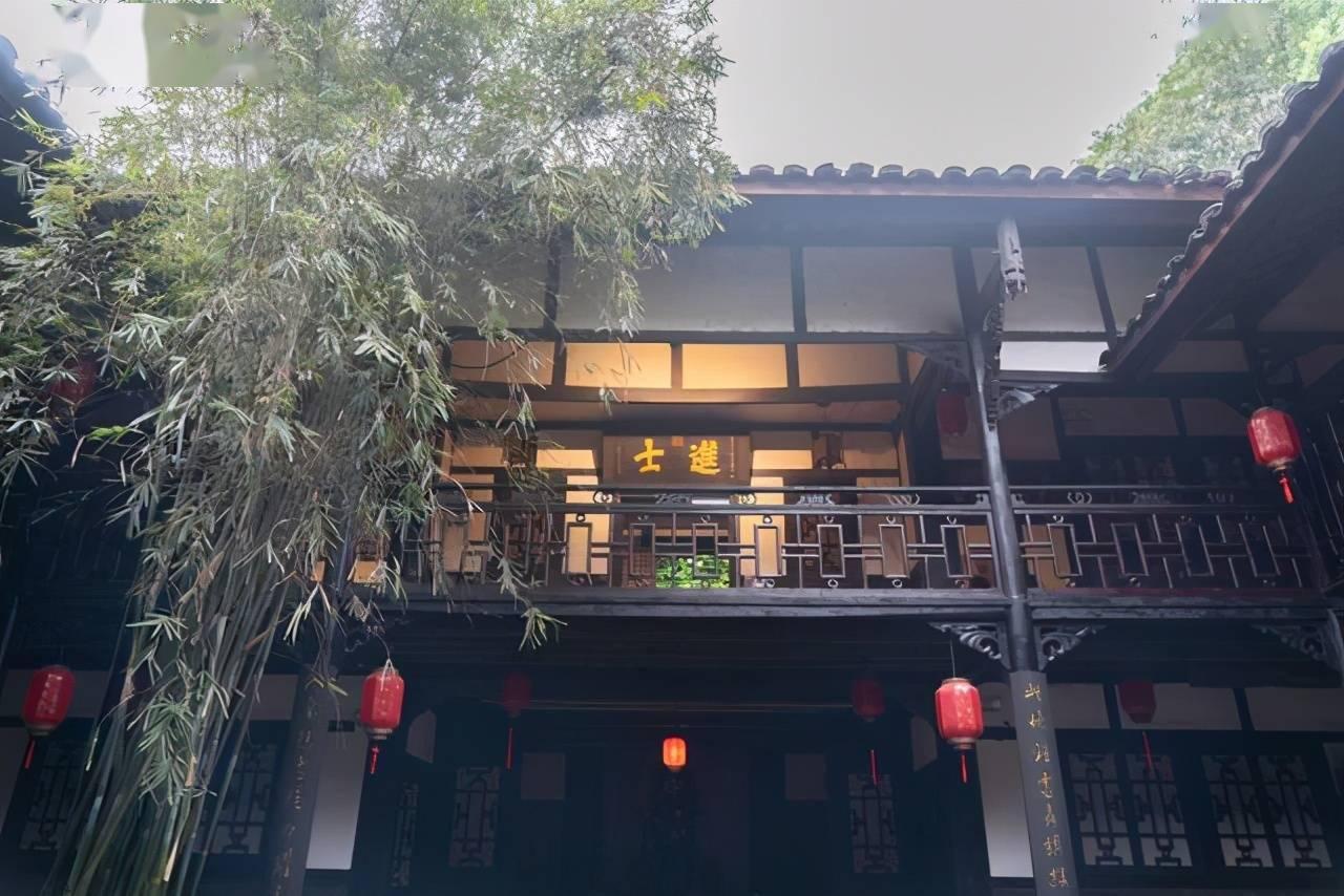 王叔叔摘了45个大小均匀的桃子，估计一下这些桃子重多少千克？游戏画面